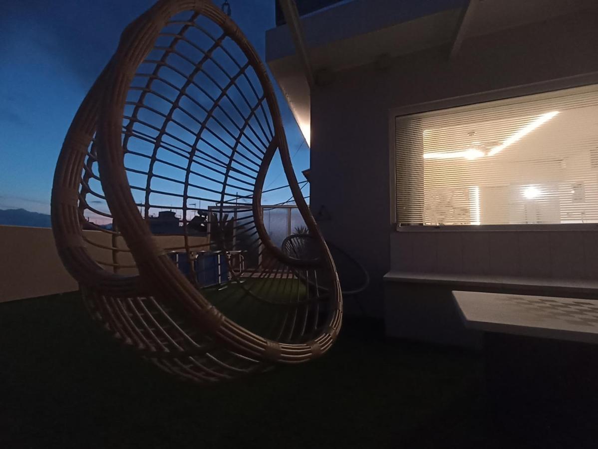 Tiny Central Penthouse, Big Terrace Каламата Экстерьер фото